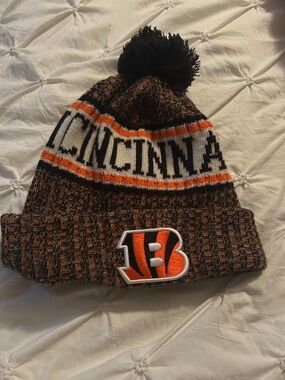New Era NFL Knit Beanie in Black and Orange Tweed
